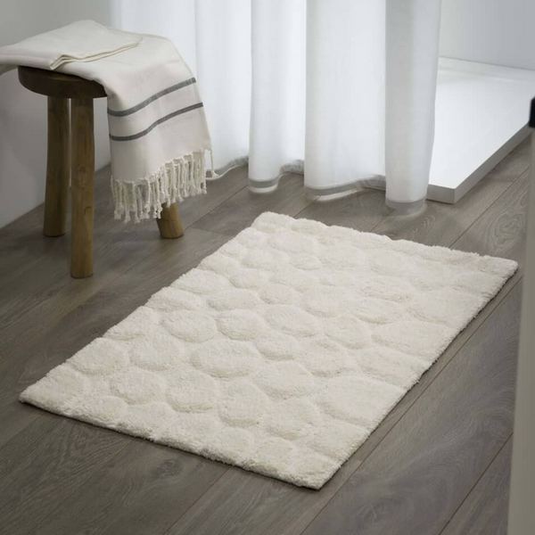 Sealskin Ivory Pebbles Cotton Bath Mat in White - 60x90 cm | Luxurious Absorbent Bathroom Mat - Premium  from Home Treasures - Just £50.99! Shop now at Home Treasures